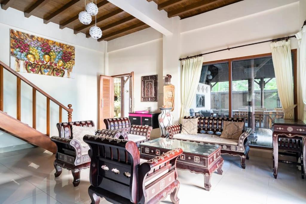מטאראם Villa Kenanga In Meninting By The Beach מראה חיצוני תמונה