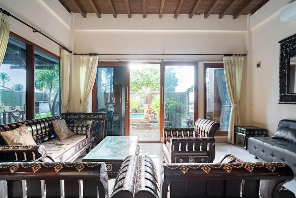 מטאראם Villa Kenanga In Meninting By The Beach מראה חיצוני תמונה