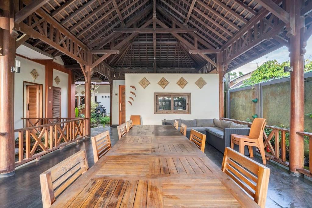 מטאראם Villa Kenanga In Meninting By The Beach מראה חיצוני תמונה