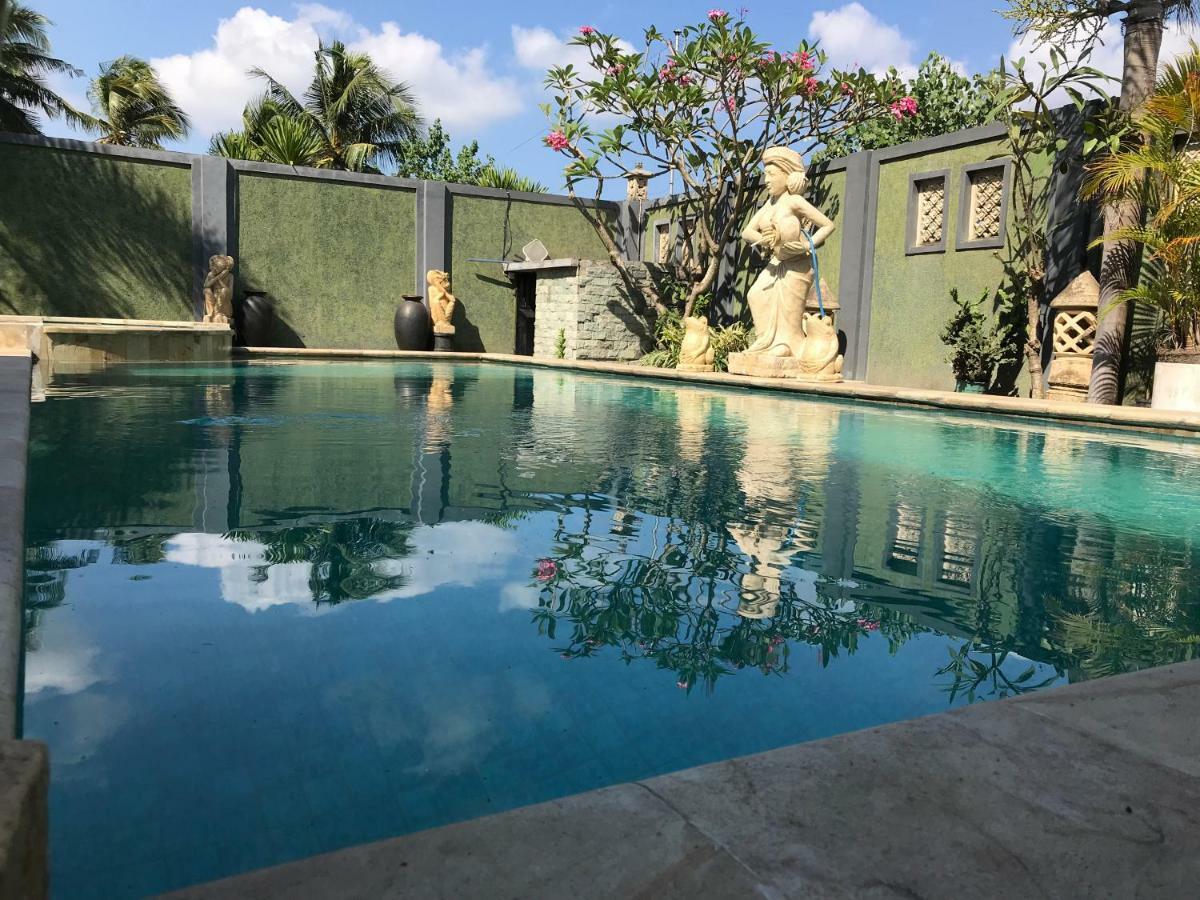 מטאראם Villa Kenanga In Meninting By The Beach מראה חיצוני תמונה